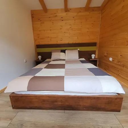 Ostojic Apartament *