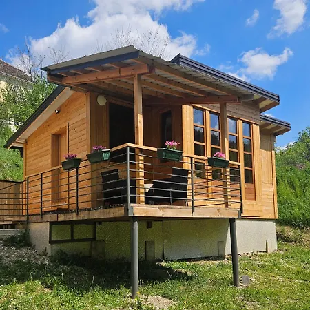 Ostojic Apartament *